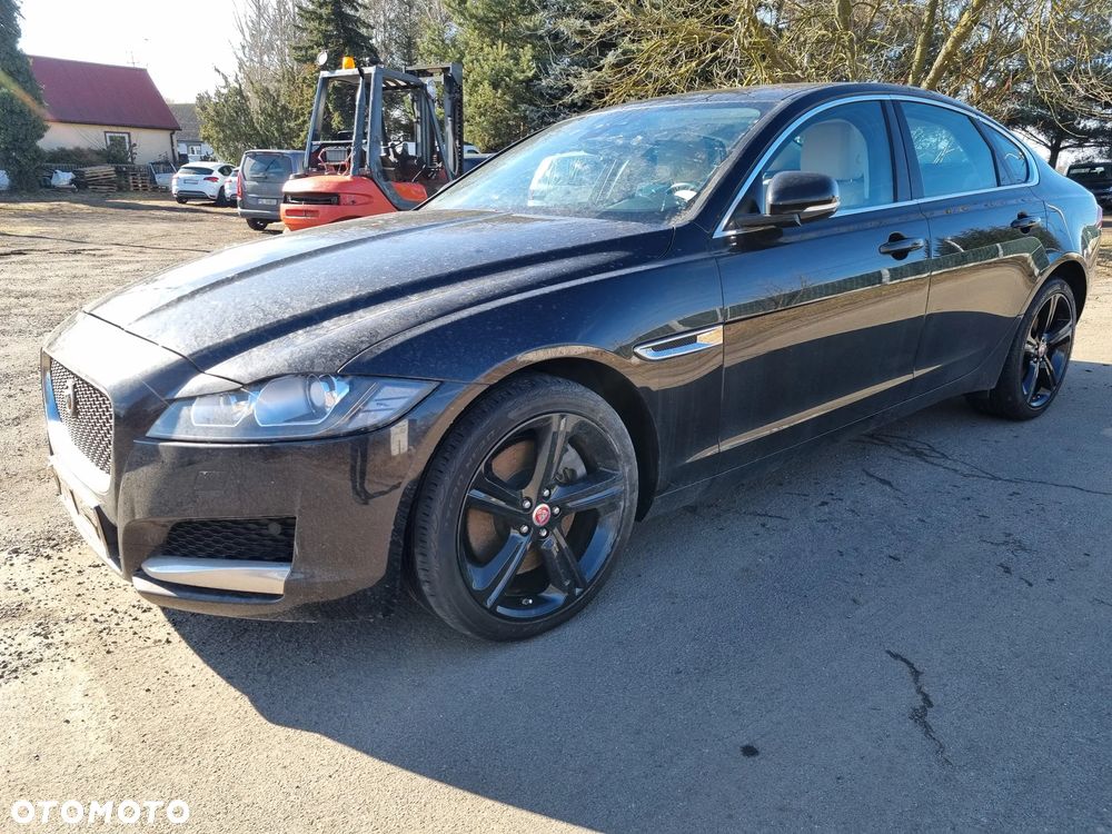 Jaguar XF 3.0 TDV6 Prestige - 28