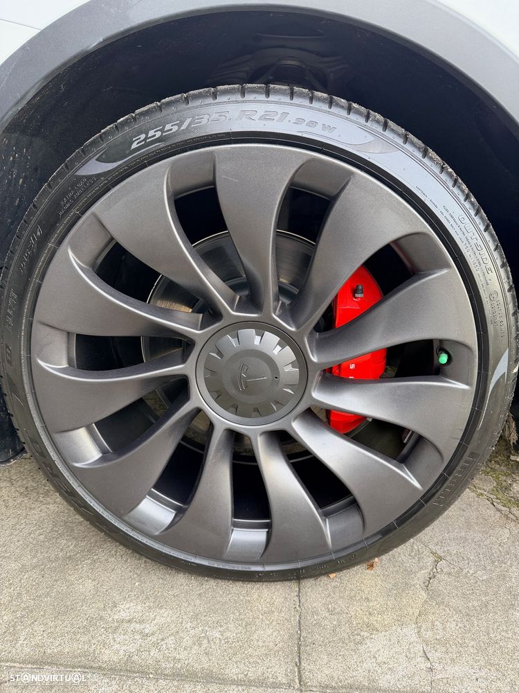 Tesla Model Y Performance Tração Integral - 11