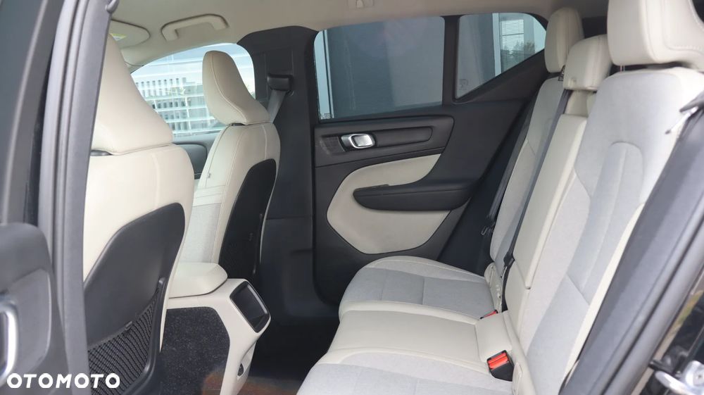 Volvo XC 40 T3 Momentum - 17