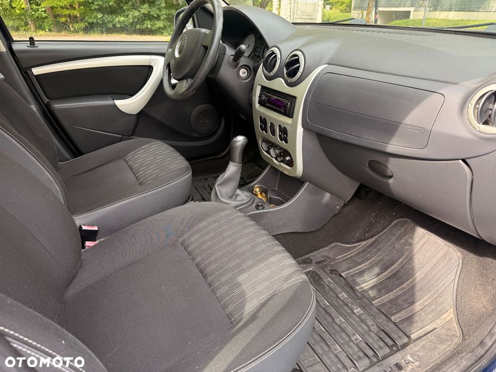 Dacia Sandero 1.2 16V Laureate II - 10