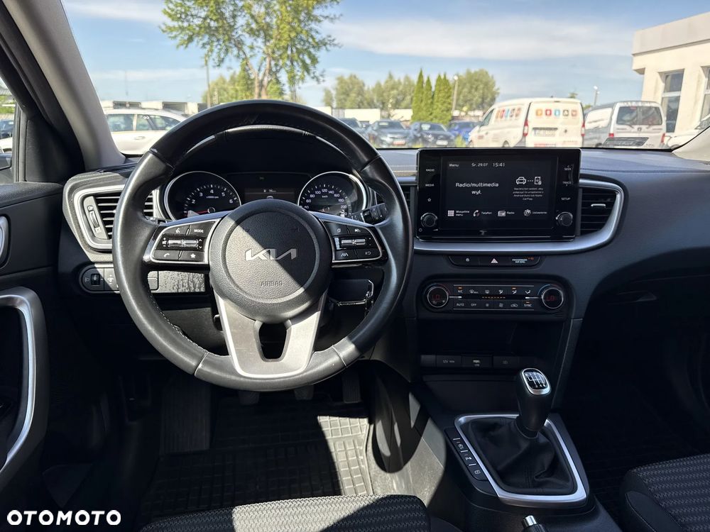Kia Ceed 1.5 T-GDI M - 13
