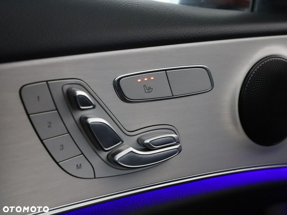 Mercedes-Benz Klasa E 300 de Avantgarde - 39
