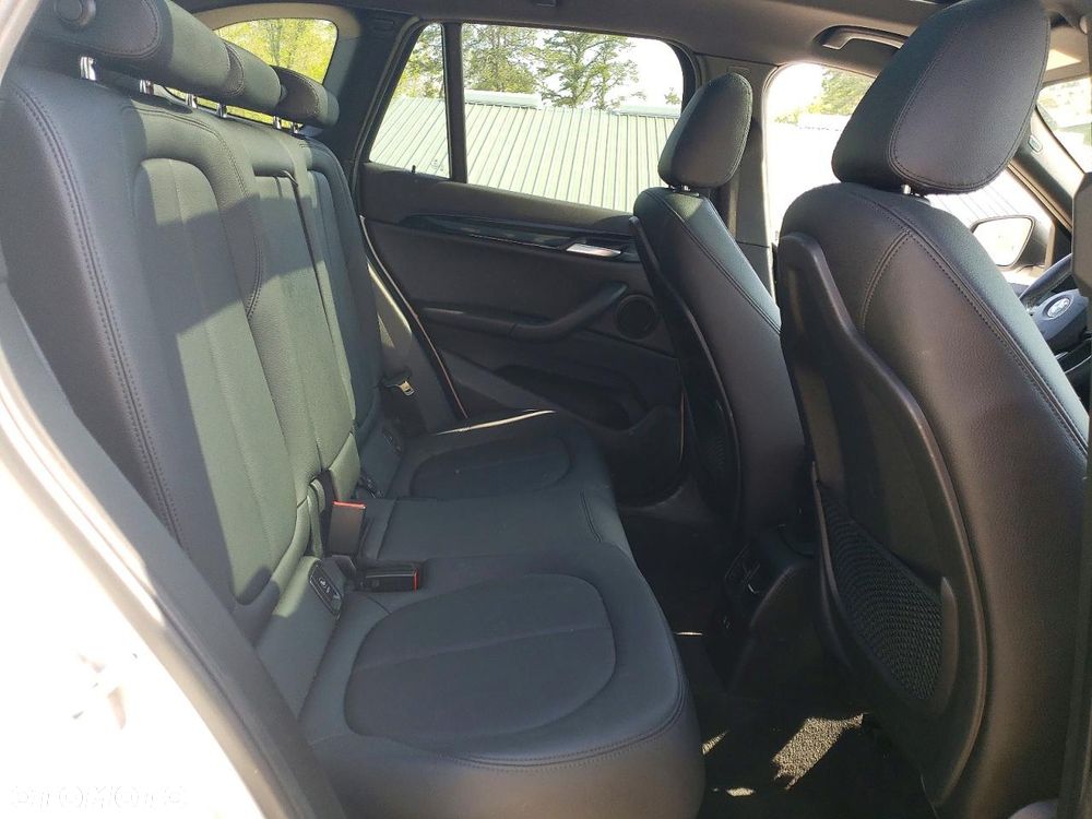 BMW X1 - 11