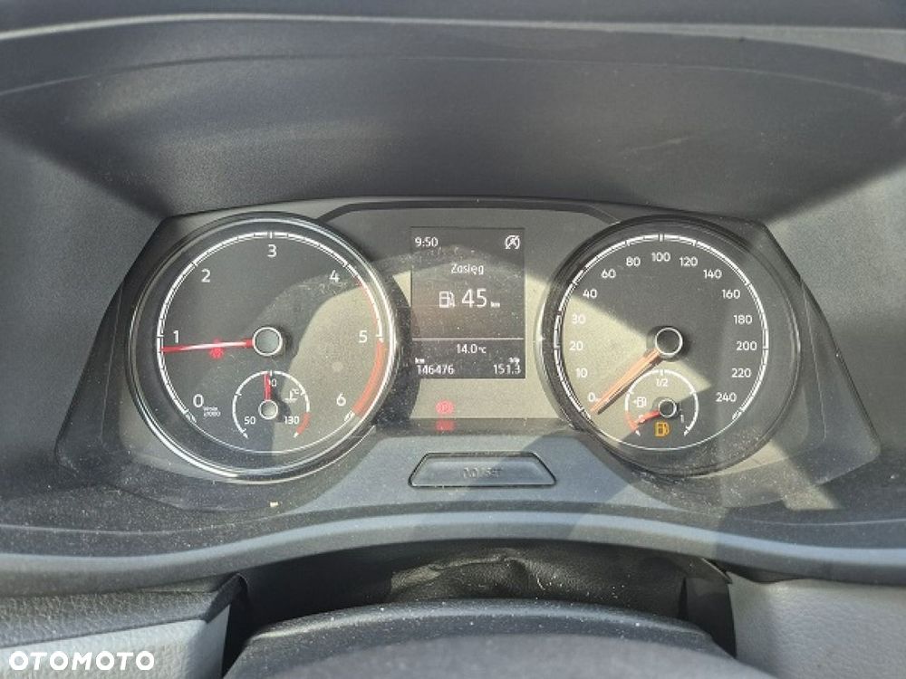 Volkswagen Transporter - 32