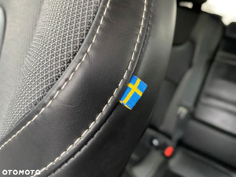 Volvo XC 60 B4 D Geartronic RDesign - 29