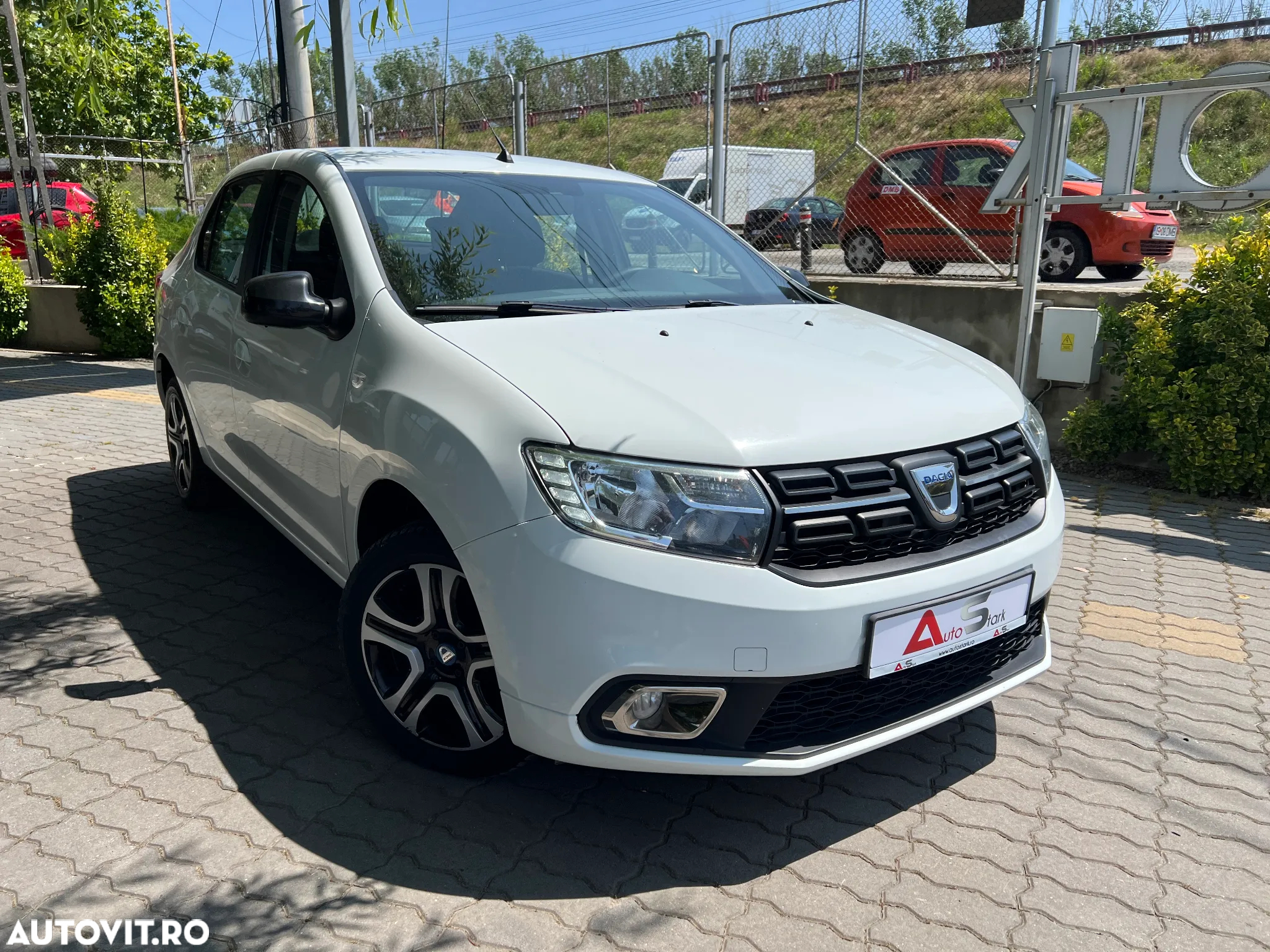 Dacia Logan 1.5 Blue dCi Prestige - 11
