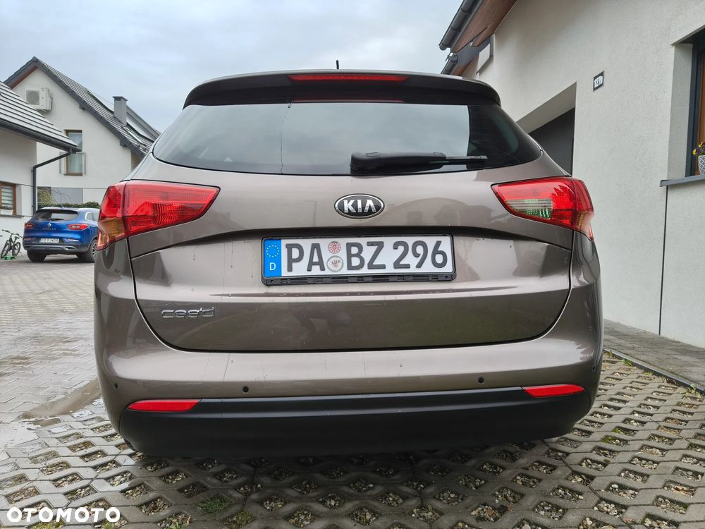 Kia Ceed - 13
