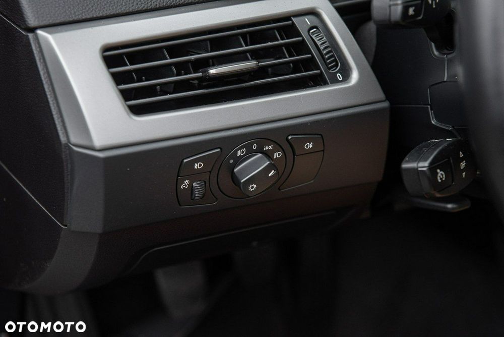 BMW Seria 5 520d Special Edition - 27