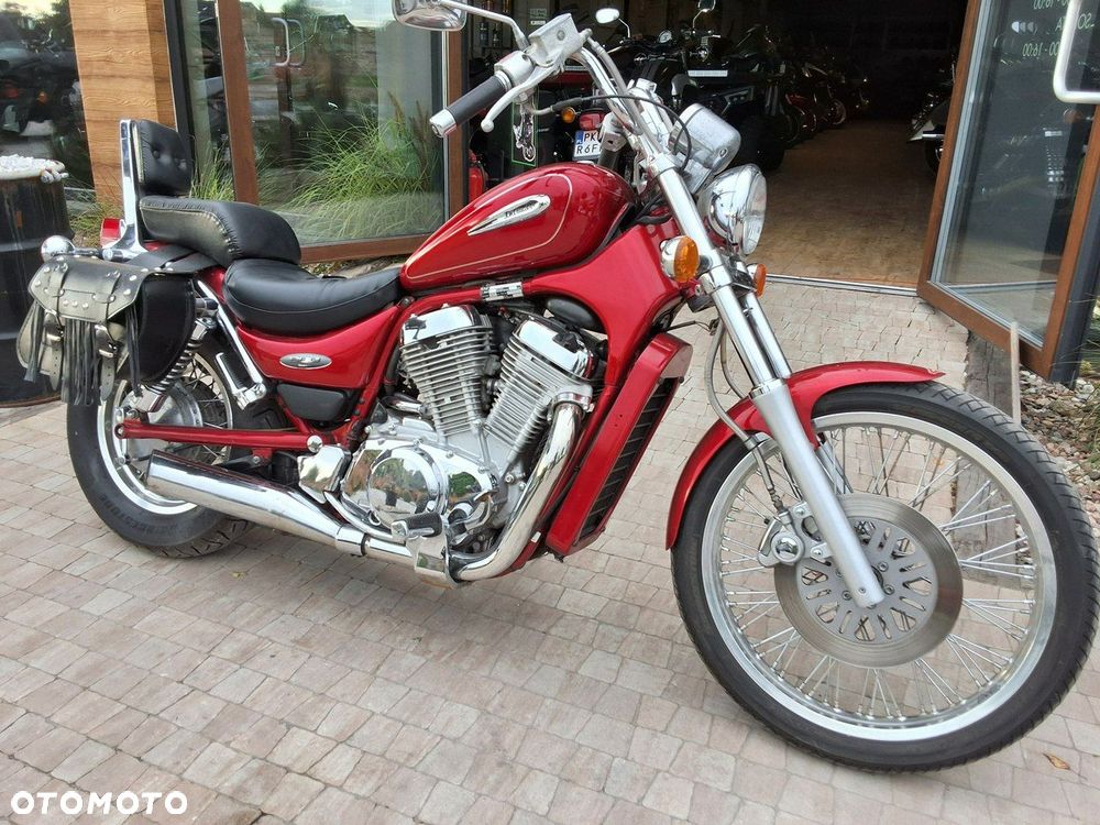 Suzuki Intruder - 10