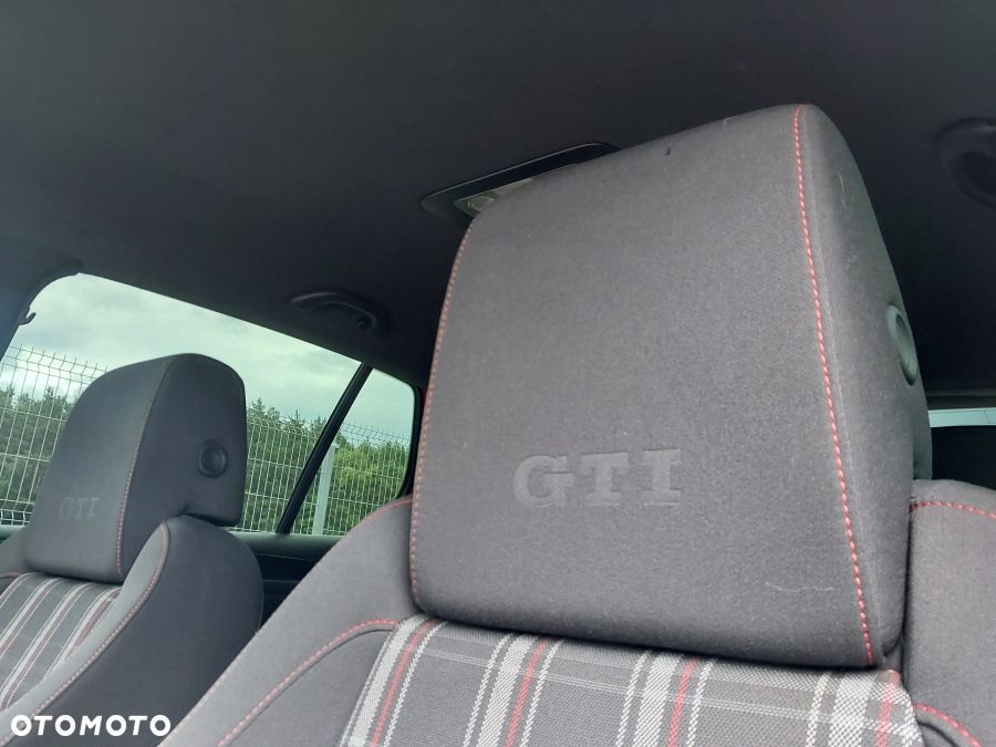 Volkswagen Golf 2.0 GTI - 22