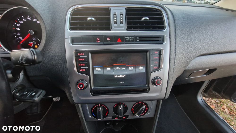 Volkswagen Polo 1.2 TSI Blue Motion Technology Lounge - 20