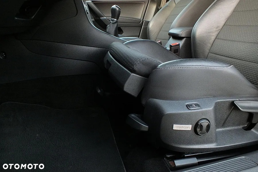 Volkswagen Golf - 11