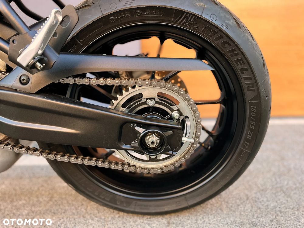 Yamaha XSR - 10