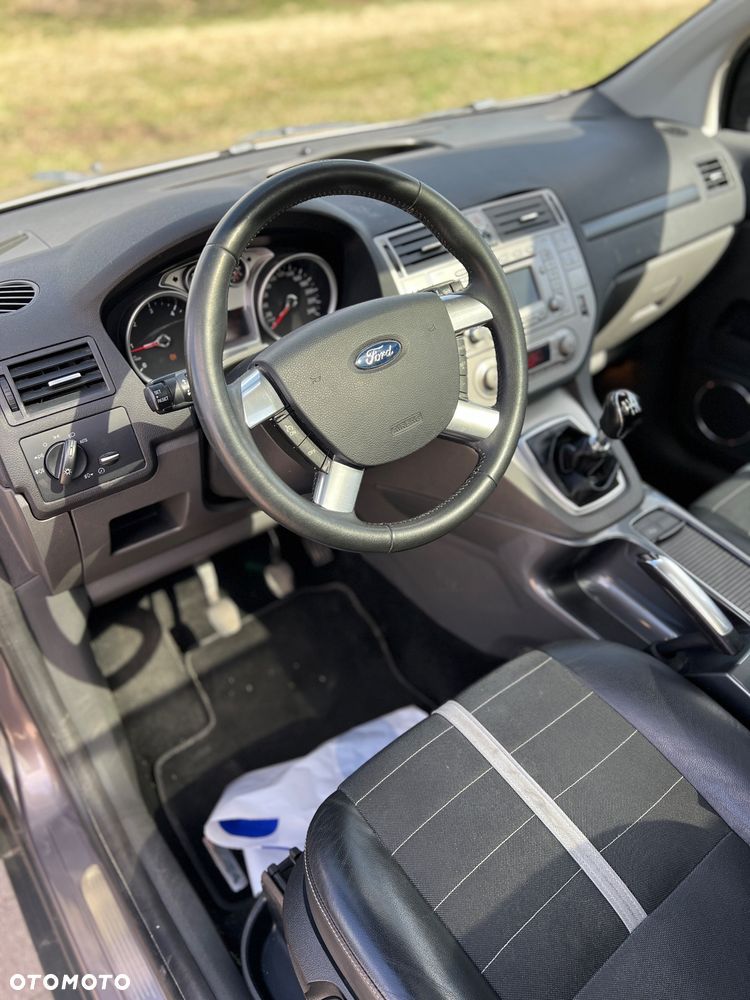 Ford Kuga 2.0 TDCi 4x4 Individual - 26