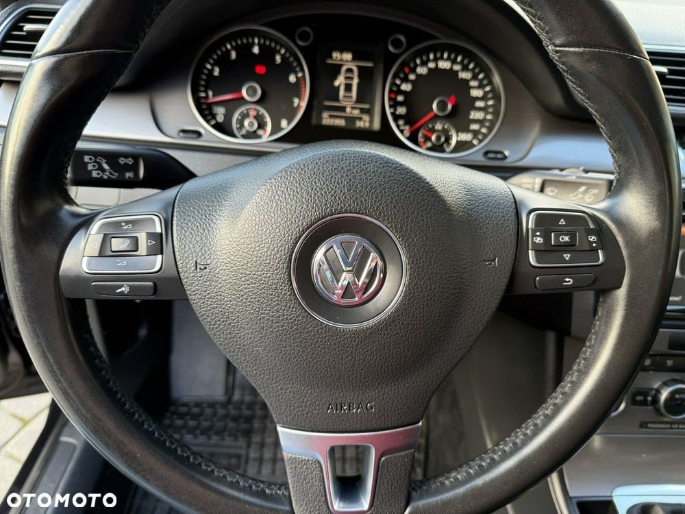 Volkswagen Passat 1.8 TSI Comfortline - 12