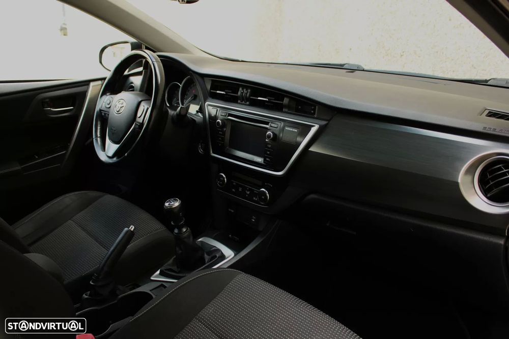 Toyota Auris 1.4 D-4D Exclusive+Navi - 30