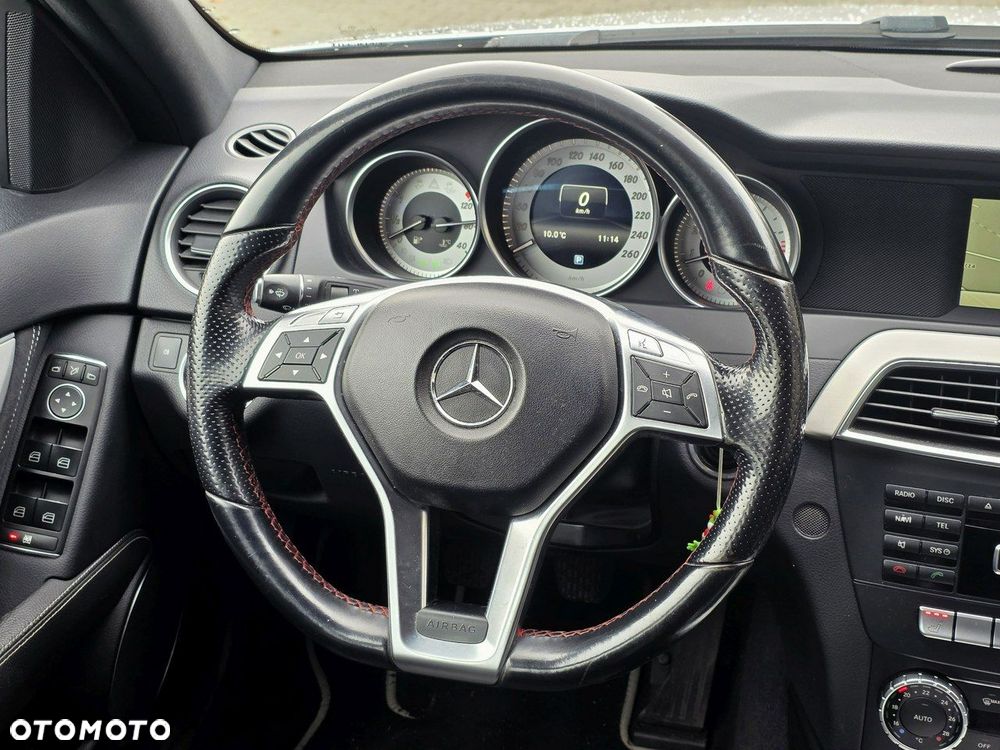 Mercedes-Benz Klasa C 180 T Edition - 16