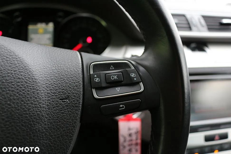 Volkswagen Passat Variant 2.0 TDI Highline - 26