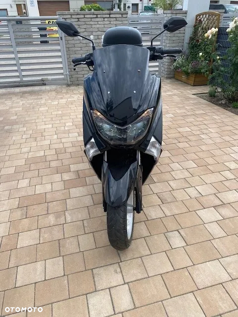 Yamaha NMAX - 8