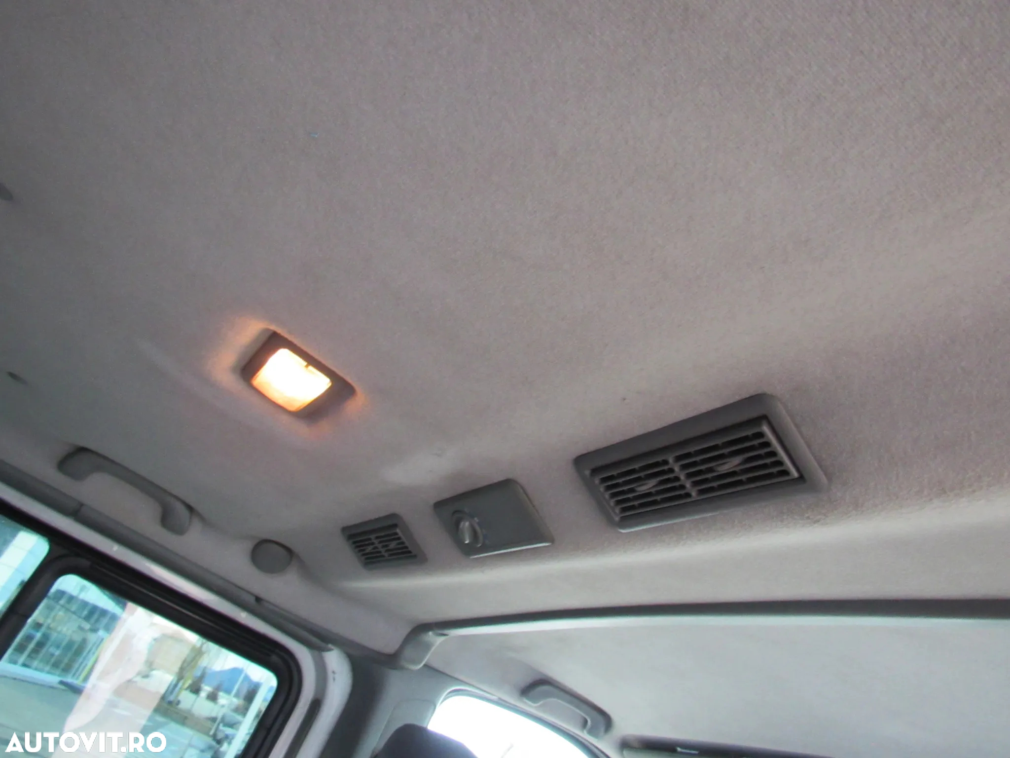 Renault Trafic 1.9 dCi L2H1 - 9