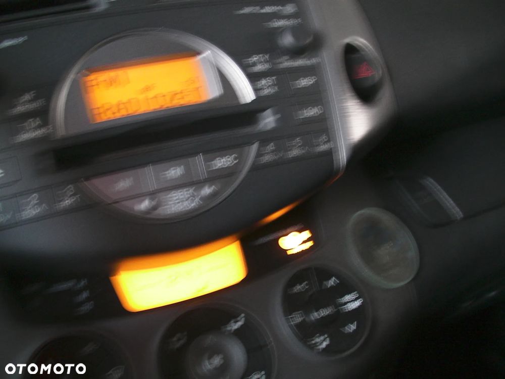 Toyota RAV4 2.2 D-4D 4x4 - 5