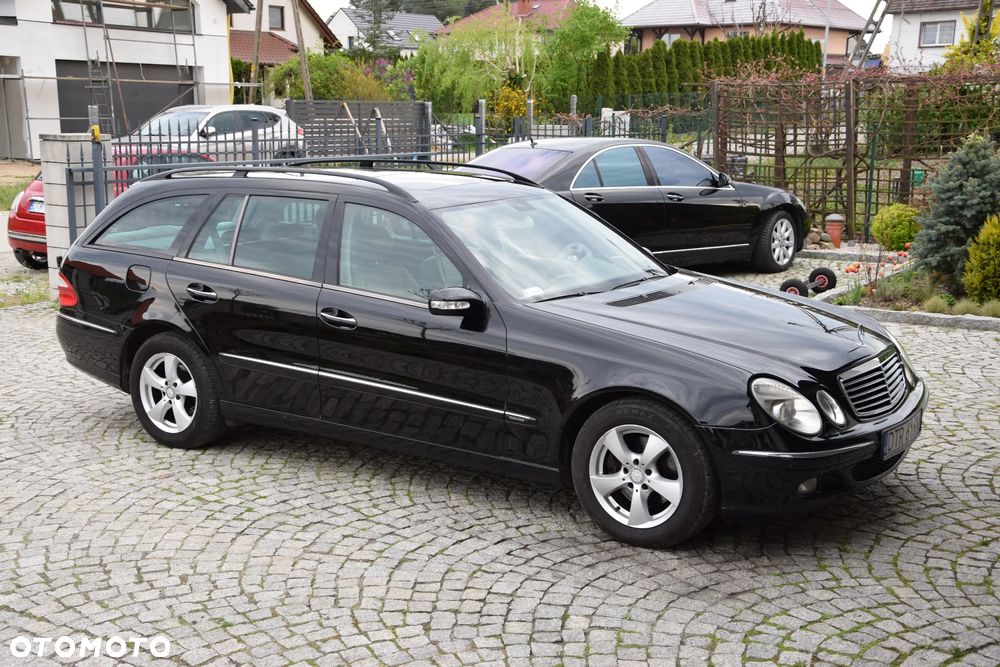 Mercedes-Benz Klasa E 320 T 4 Matic Elegance - 17