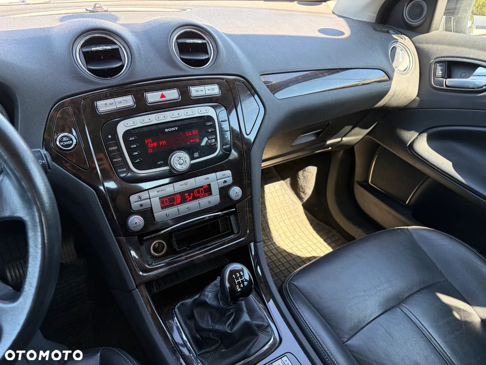 Ford Mondeo 2.0 Ghia X - 13
