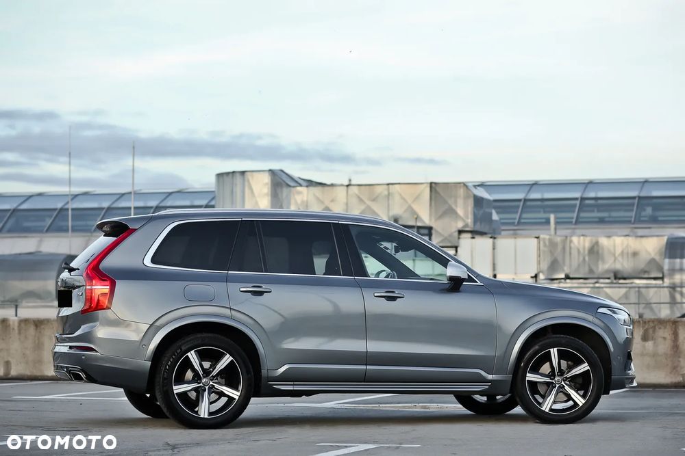 Volvo XC 90 D5 AWD R-Design 7os - 17