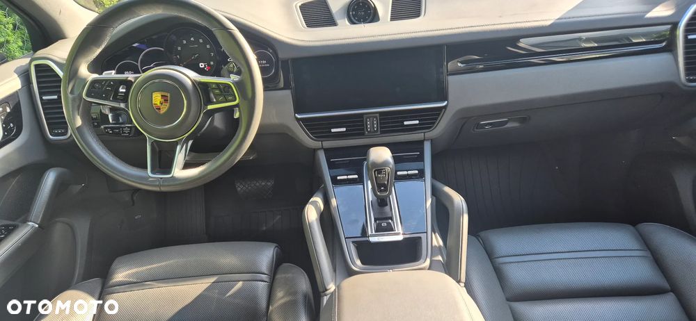 Porsche Cayenne Standard - 12