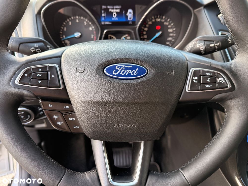 Ford Focus 1.5 EcoBoost Titanium ASS - 29