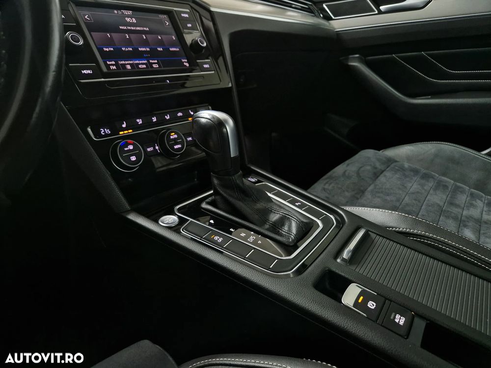 Volkswagen Passat 2.0 TDI DSG Highline - 19