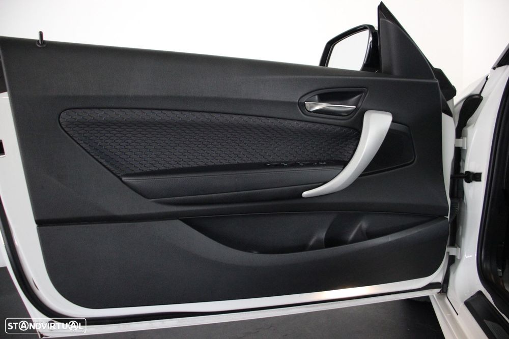 BMW 220 d Cabrio Pack M - 10