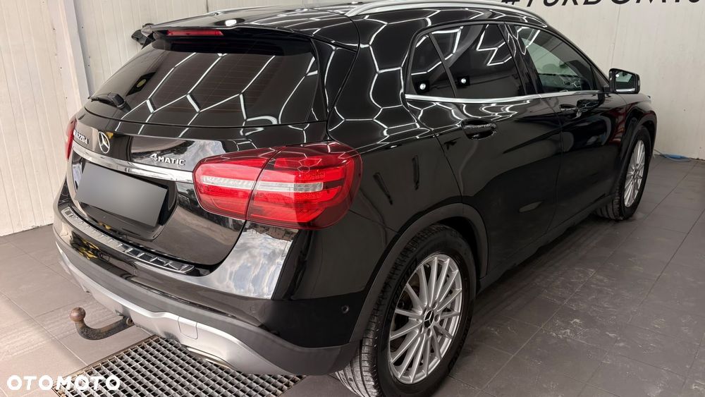 Mercedes-Benz GLA 220 d 4-Matic - 9