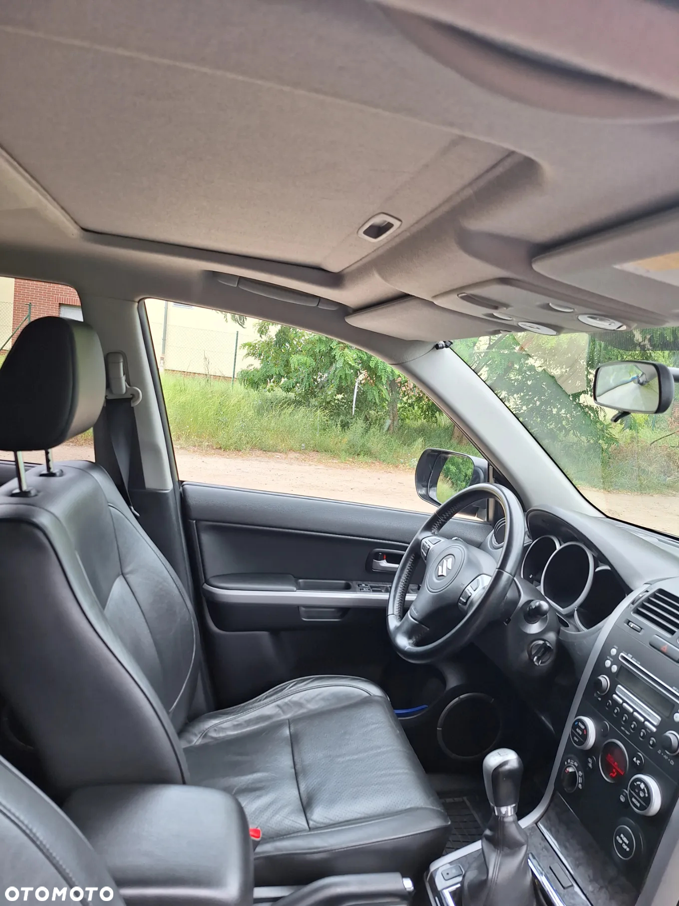 Suzuki Grand Vitara 2.4 De Luxe - 9