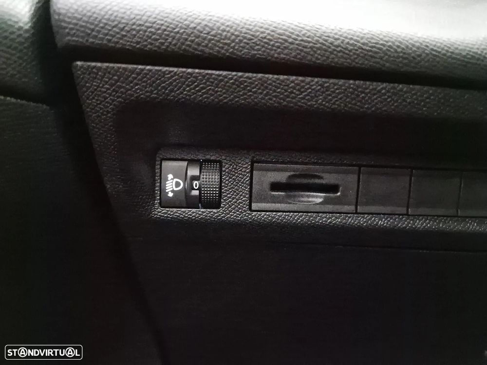 Peugeot 308 SW 1.2 PureTech Active Pack - 42