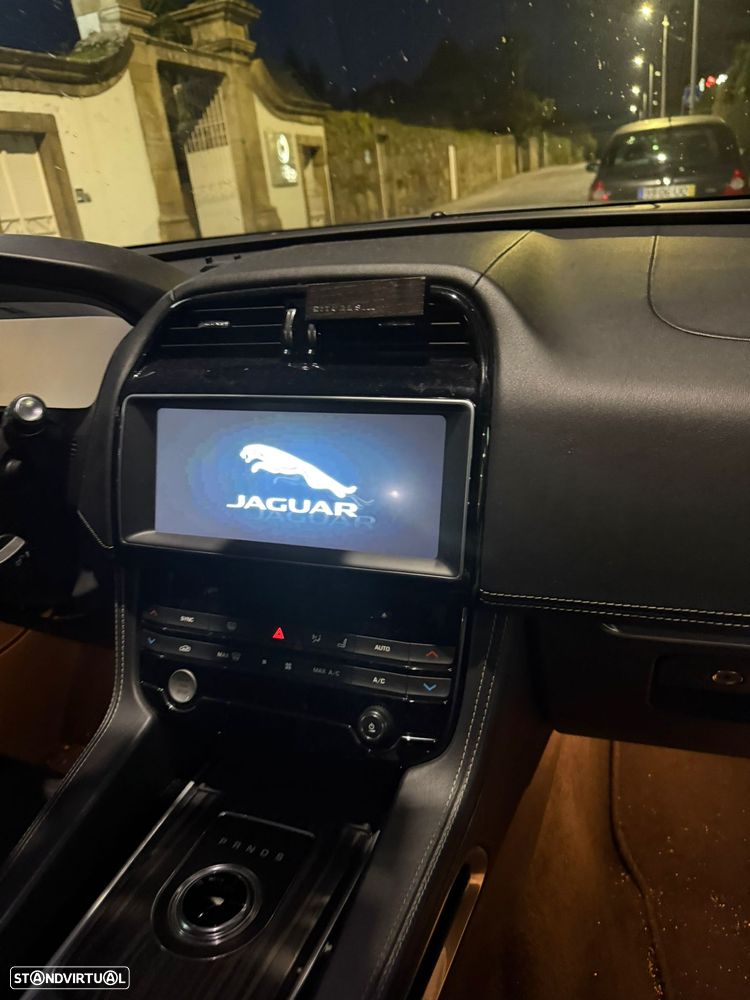 Jaguar F-Pace 20d AWD Aut. R-Sport - 9