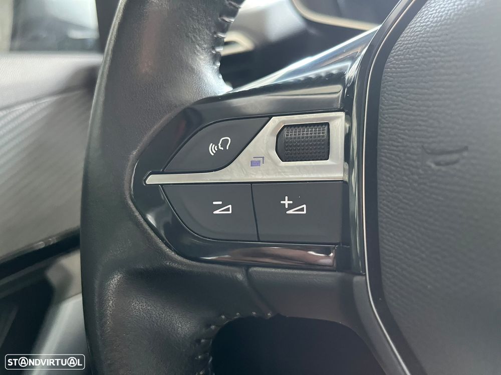 Peugeot e-2008 50 kWh Allure Pack - 27
