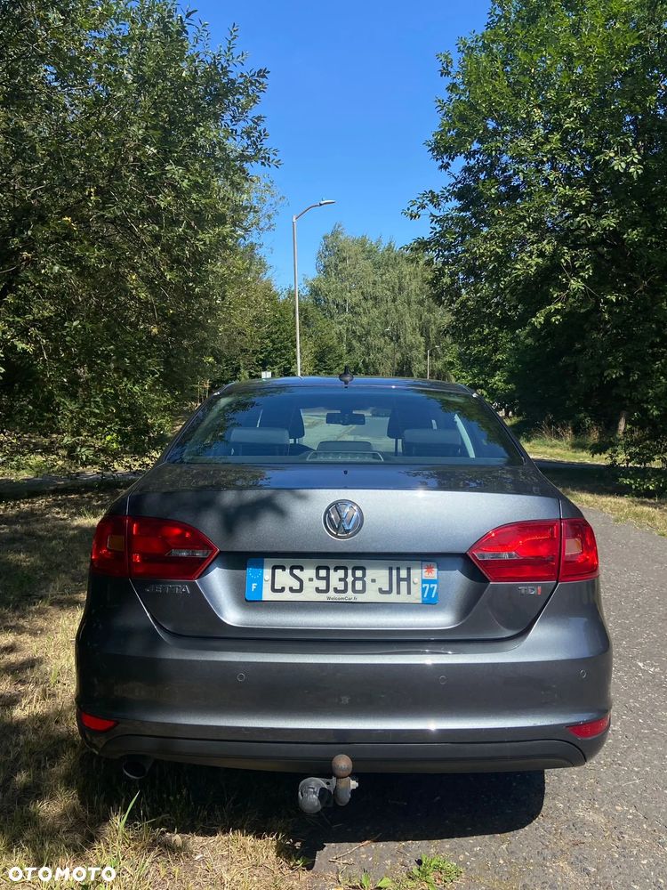 Volkswagen Jetta - 9