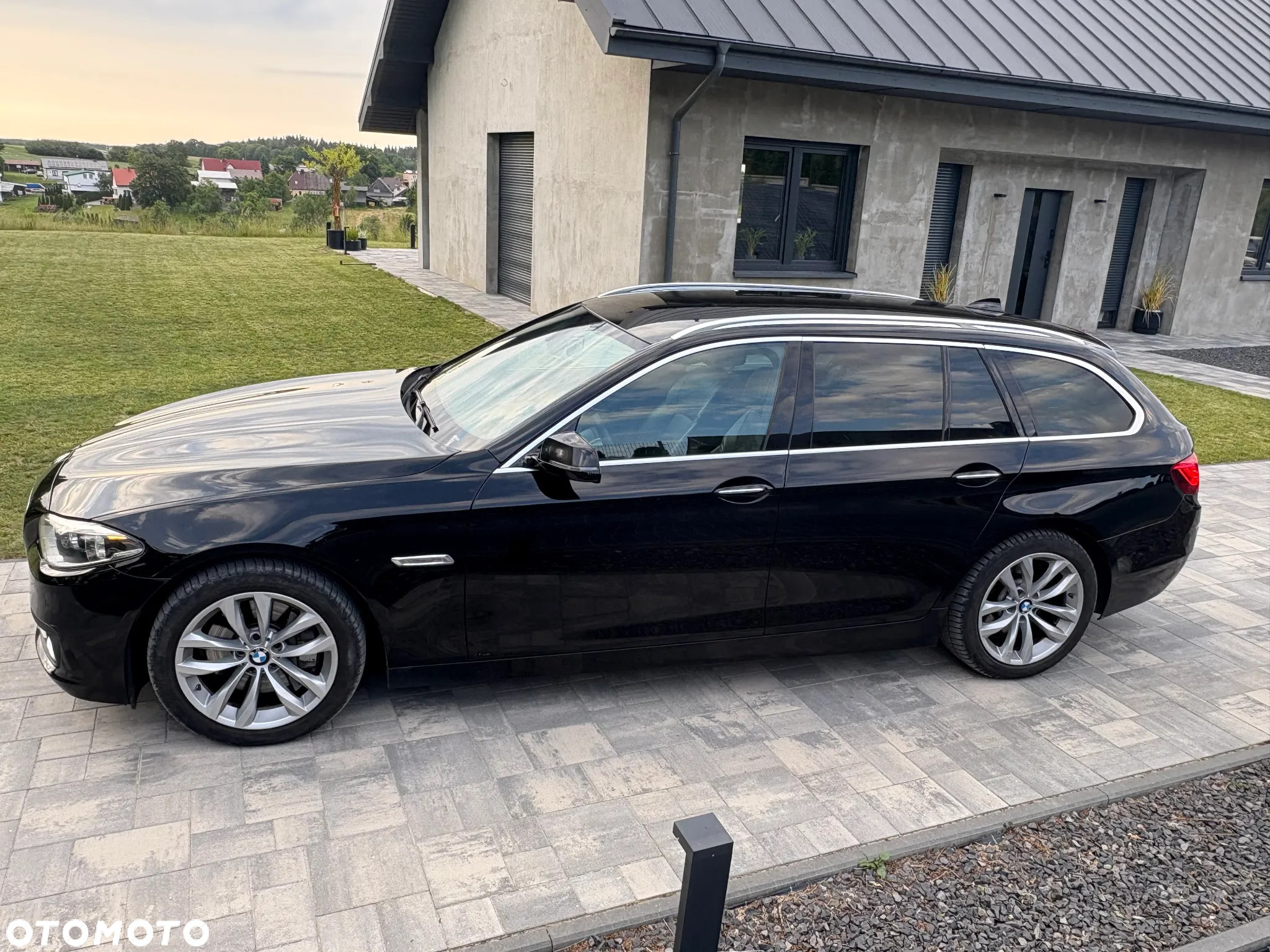 BMW Seria 5 525d xDrive Luxury Line - 11