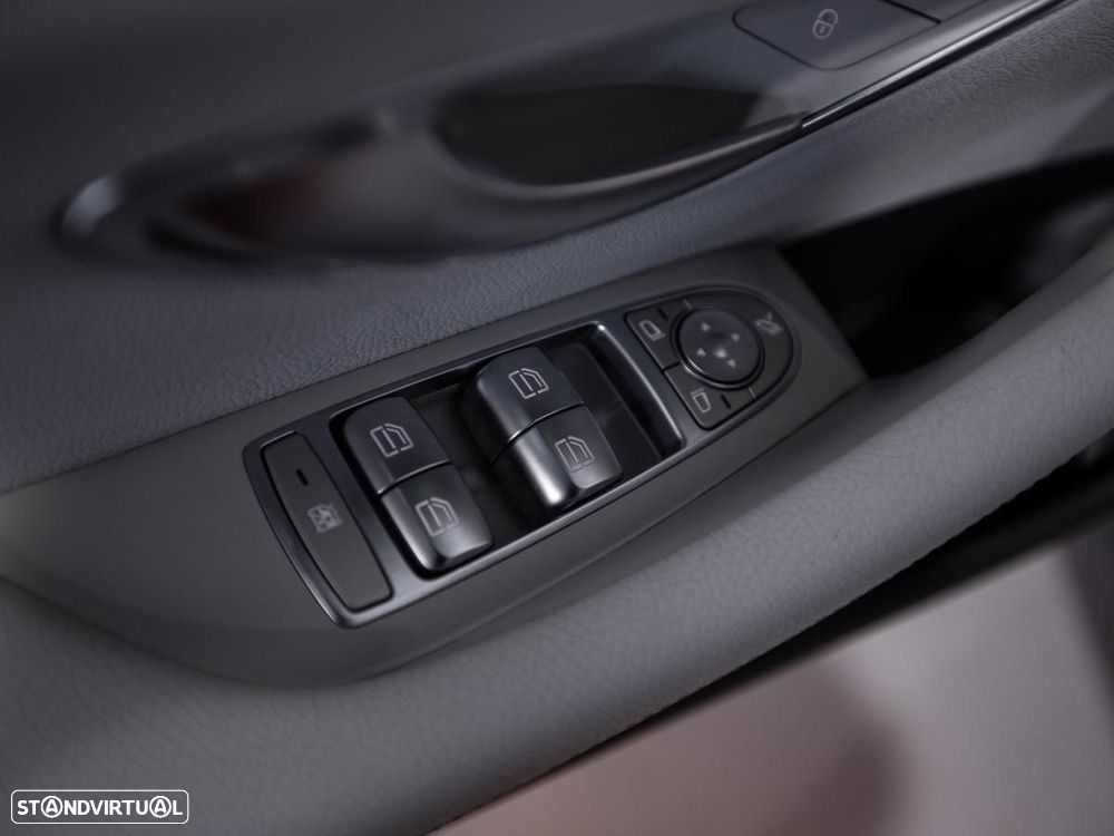 Mercedes-Benz E 220 d Avantgarde 4Matic All-Terrain - 17