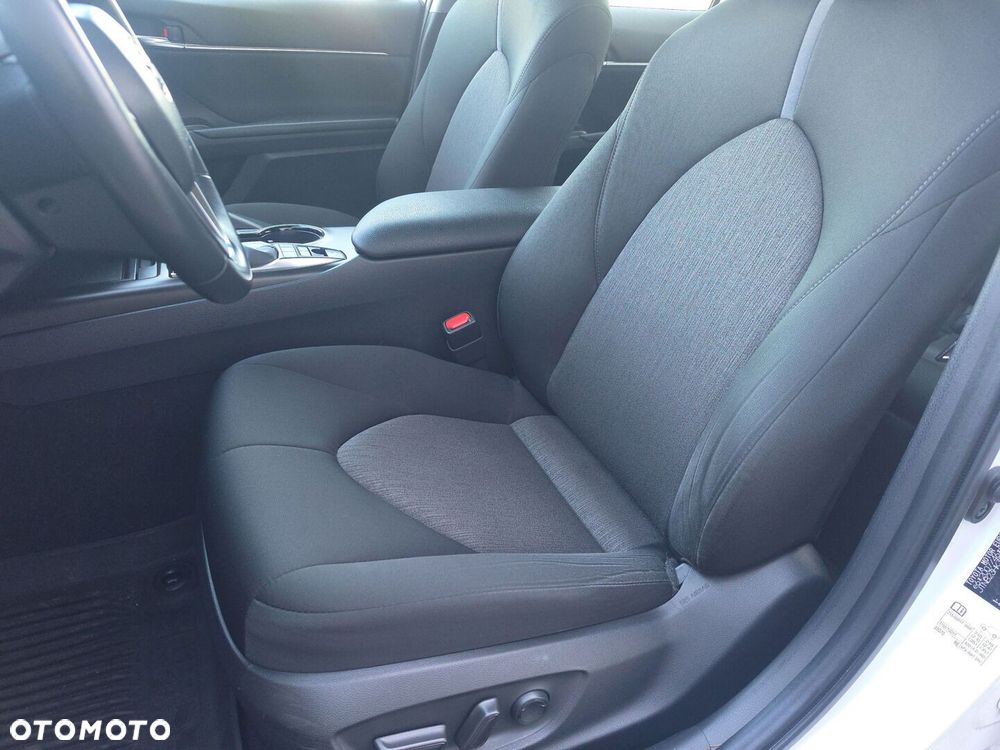 Toyota Camry 2.5 Hybrid Comfort CVT - 14