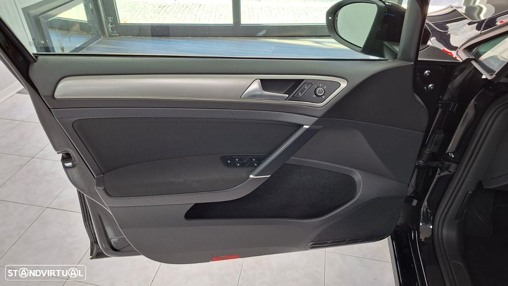 VW Golf 1.6 TDi Highline - 21