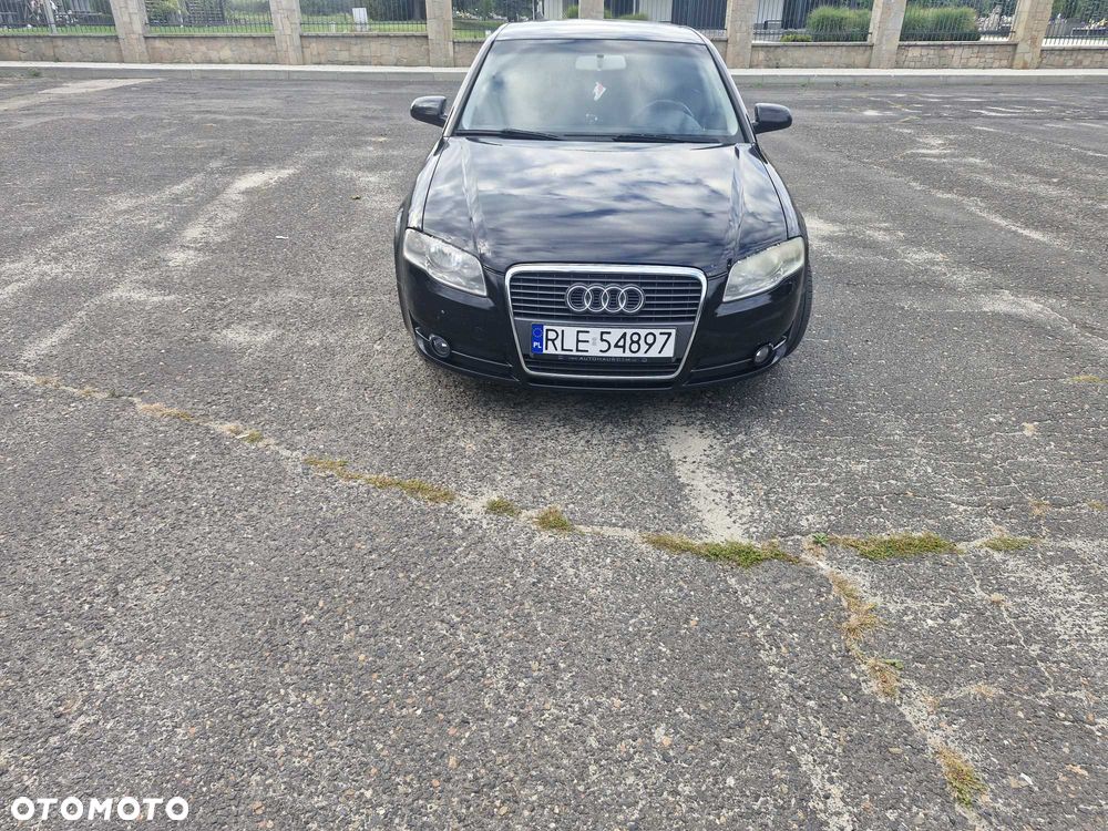 Audi A4 Limousine - 4