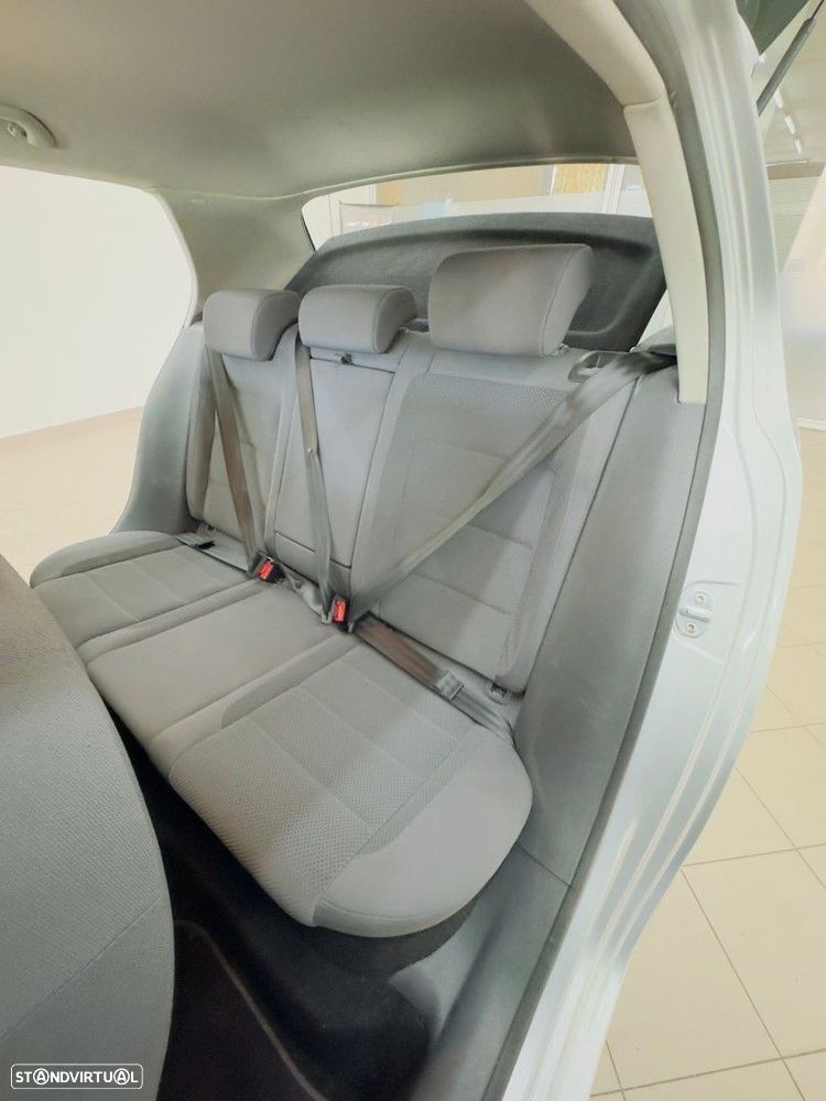 VW Golf 1.9 TDi Confortline DSG - 16