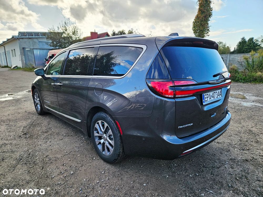 Chrysler Pacifica - 2