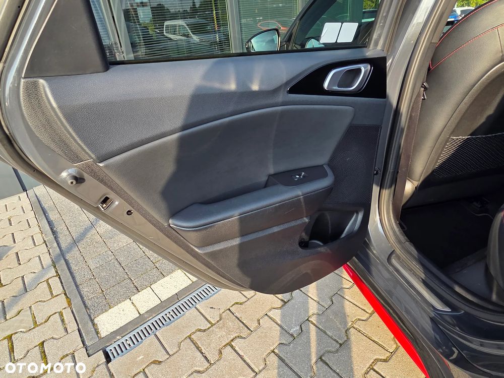 Kia ProCeed 1.6 T-GDI GT DCT - 28