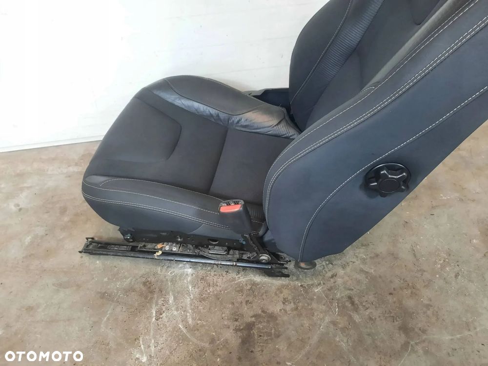 FOTELE KANAPA WNĘTRZE VOLVO V60 R DESIGN - 7