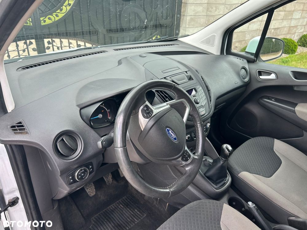 Ford Tourneo Courier 1.5 TDCi Titanium - 13