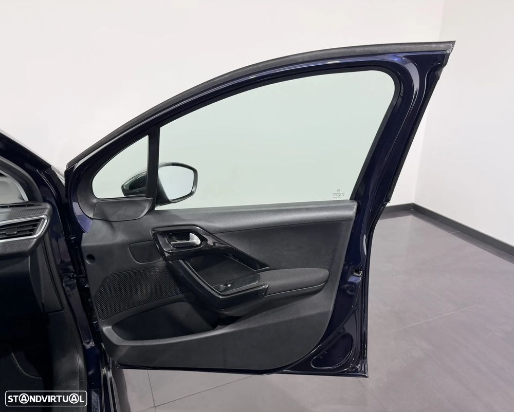 Peugeot 208 1.2 PureTech Style - 41