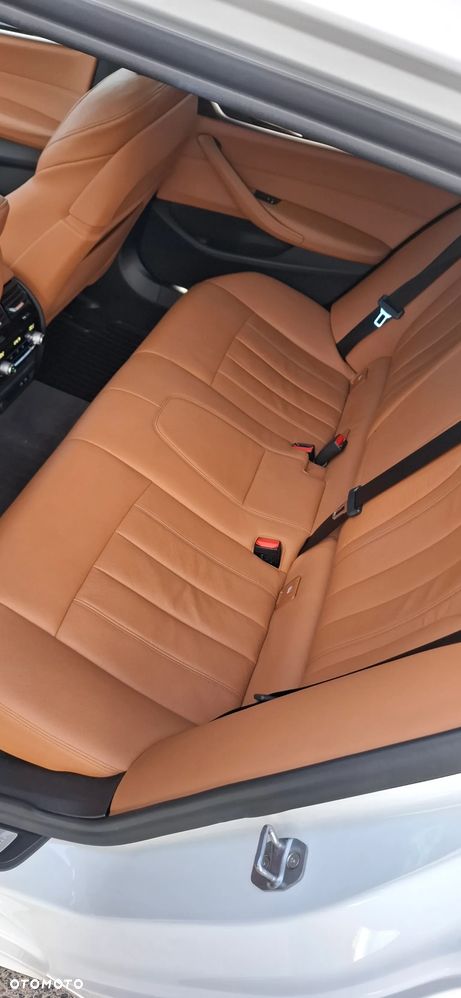 BMW Seria 5 520d M Sport Edition - 14